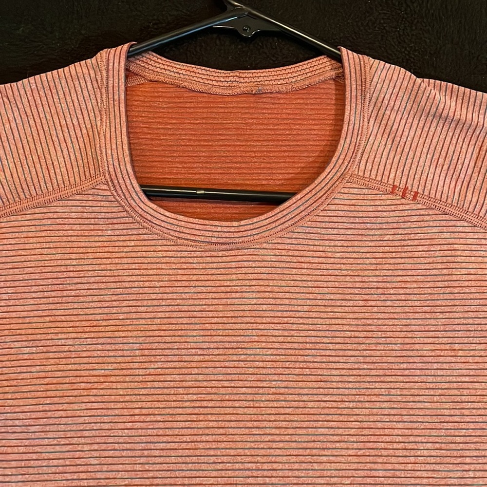Lululemon Metal Vent Tech Short Sleeve - Picture 5 of 7